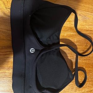 Black sports bra lulu